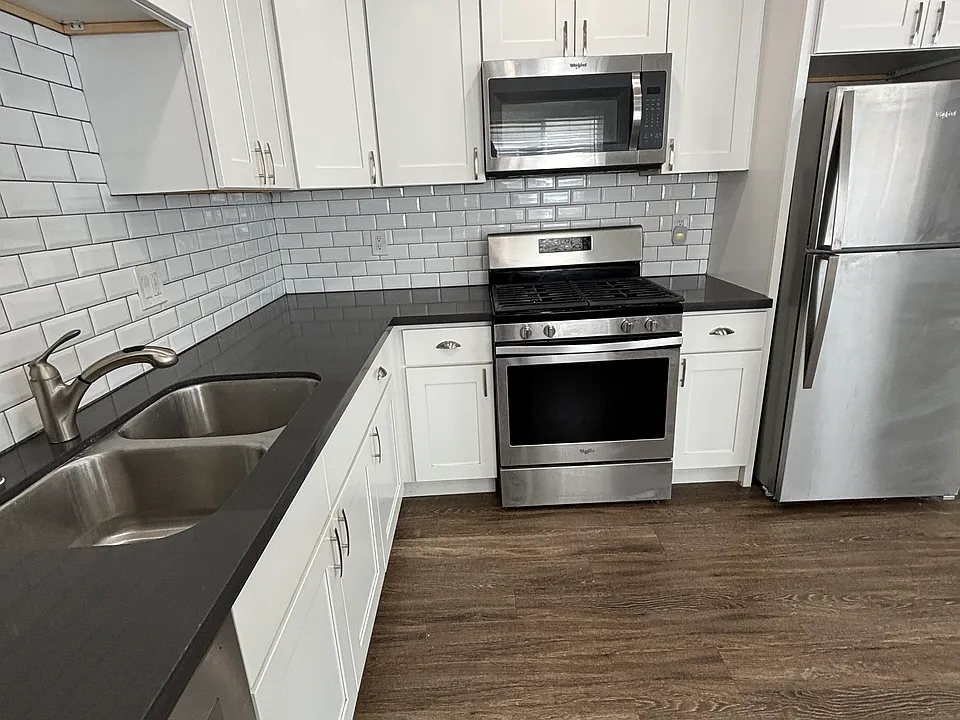 4338 Mississippi St #10