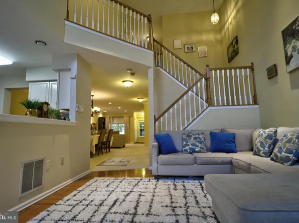 128 Stetson Dr, Chalfont, PA 18914
