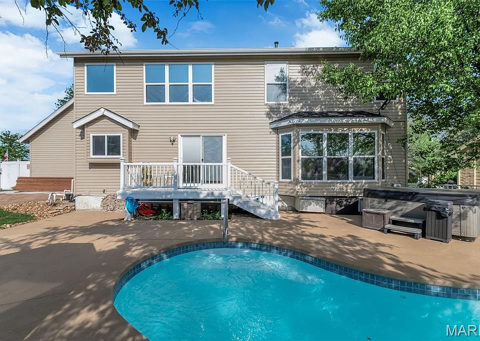 1st image of 147 Foxtail Dr