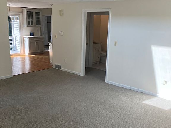 3rd image of 81 Village St