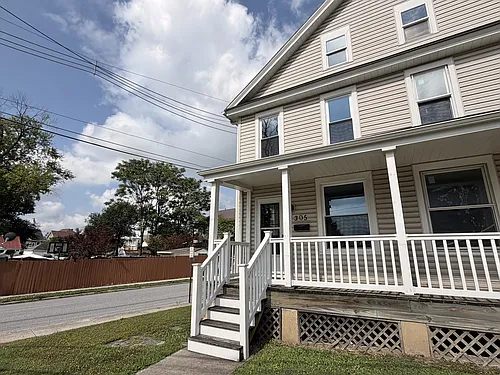 305 N Franklin St Photo 1