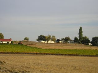 Nna Roza Hill Dr, Yakima, WA 98901