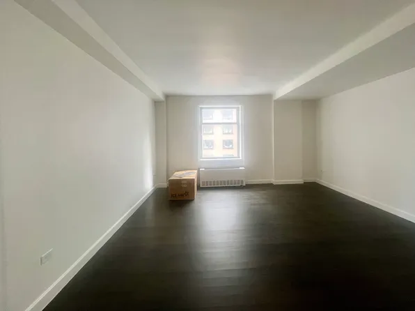 100 West 58th Street image 6 of 12