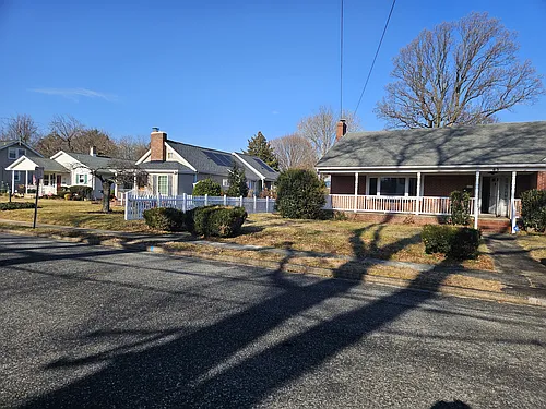 63 Lotus St Photo 1