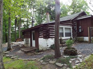 101 Sawmill Rd, Dingmans Ferry, PA 18328