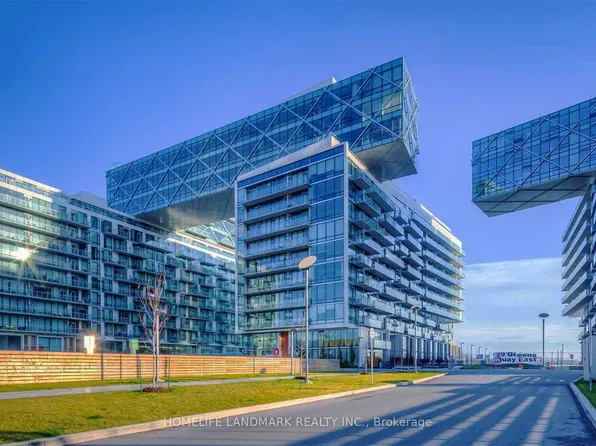 29 Queens Quay E #1019, Toronto, ON M5E 0A4