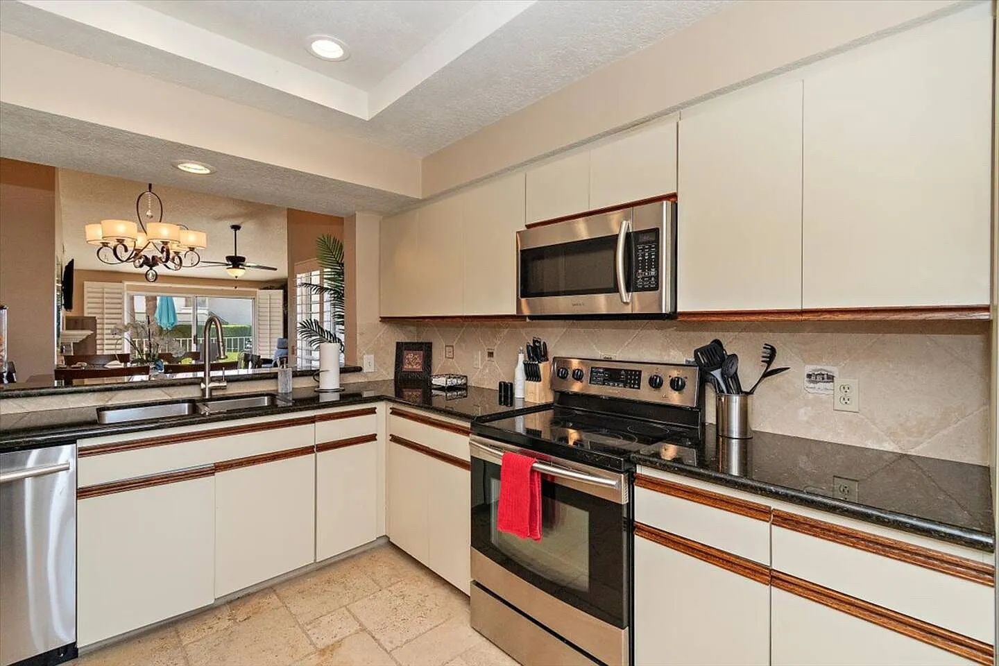 288 Desert Falls Dr E — Photo 3