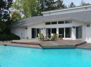 8 Mark Ct, Remsenburg, NY 11960