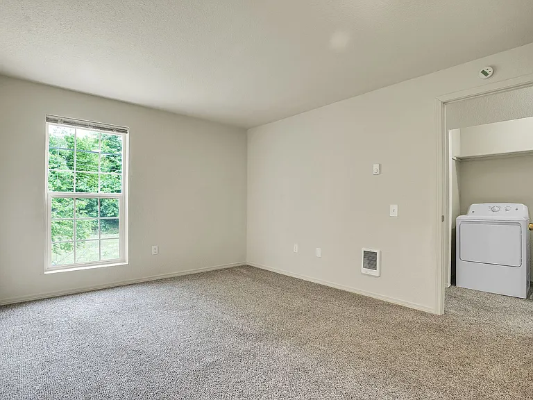 PARKGROVE APARTMENTS — Photo 21