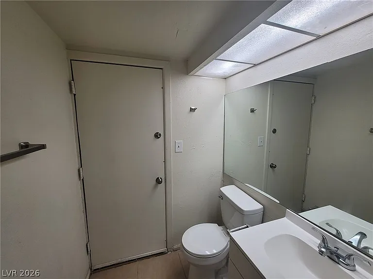 4760 Woodridge Rd — Photo 16