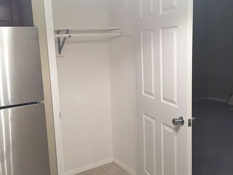 1223 Woodridge Dr — Photo 5