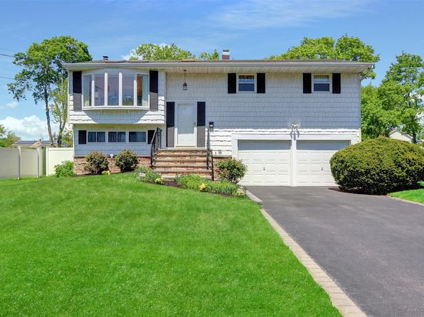 109 Harrisburg Street, Bay Shore, NY 11706