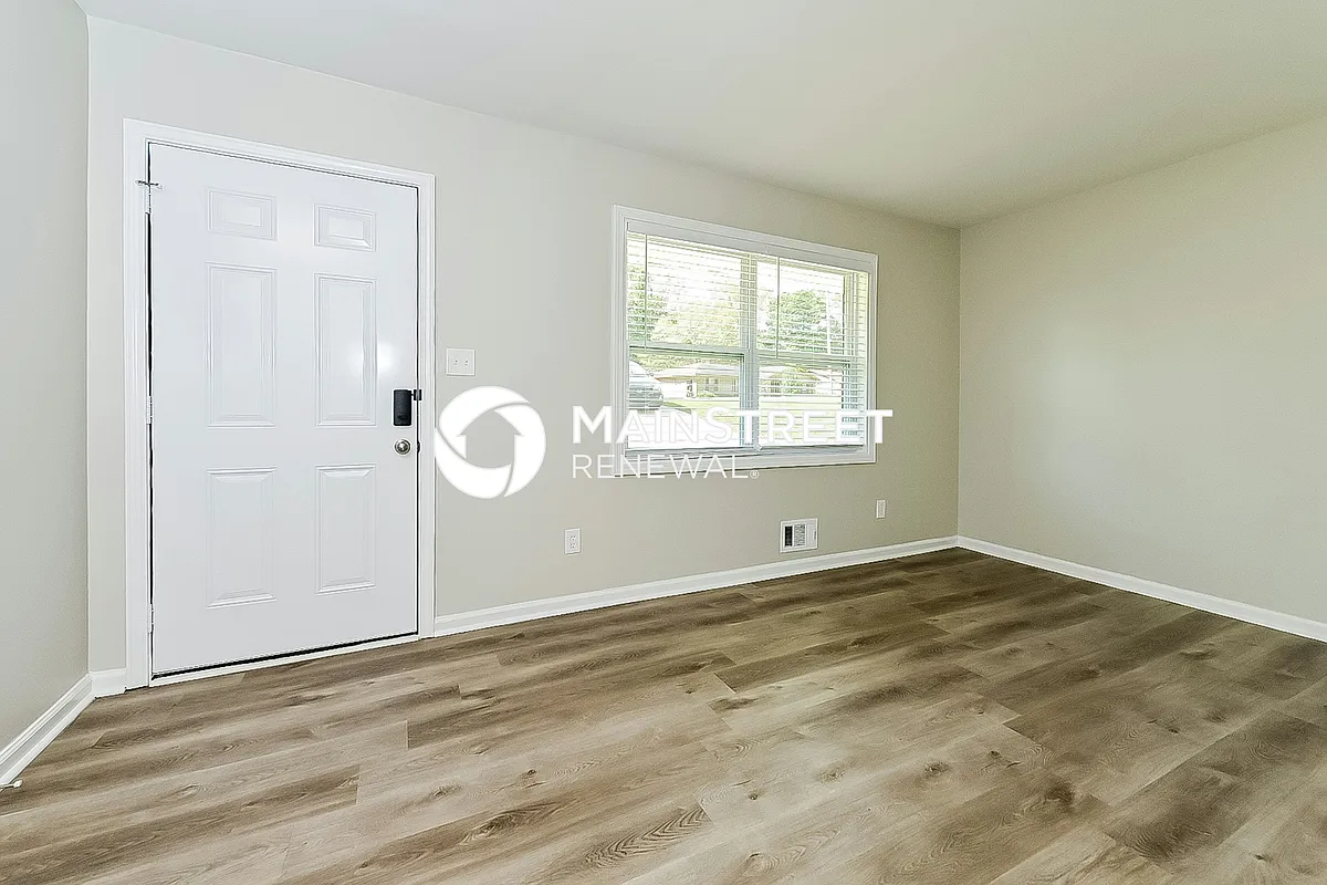 Living Room - 2816 Knollview Dr
