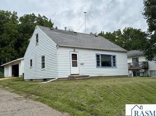 1110 S Washington Ave, Saint Peter, MN 56082