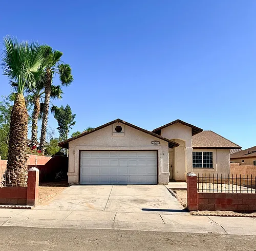 1685 E America St Photo 1