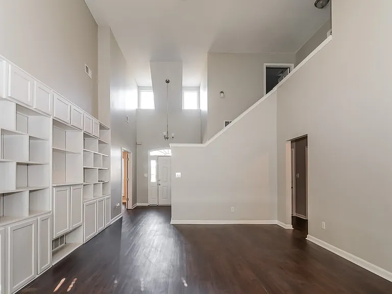 9093 Weeping Cherry Ln — Photo 3