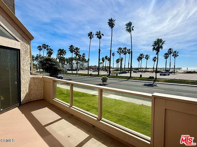 574 Island View Cir — Photo 8