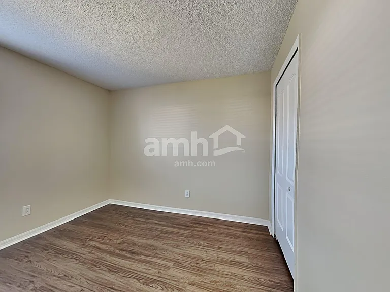 12517 Midpointe Dr — Photo 15