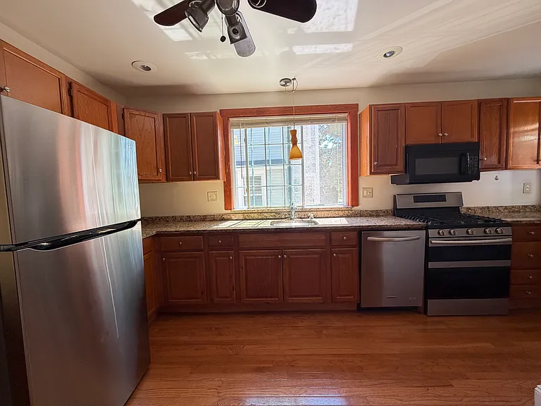 70 Ardale St #1 — Photo 8