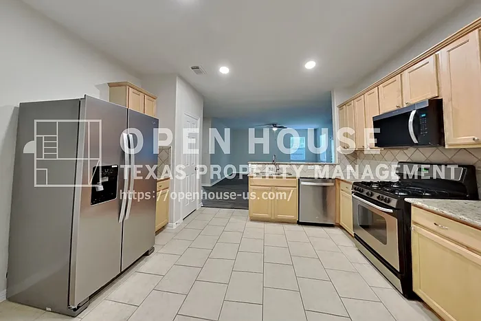 17906 Magenta Springs Dr — Photo 5