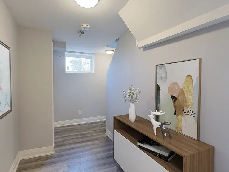30 Ruskin St #2 — Photo 2