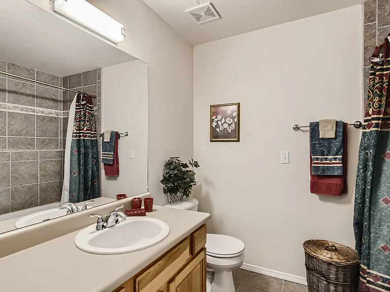 1117 W Kiowa St #102 — Photo 12