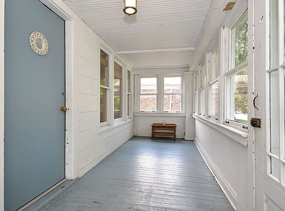 3rd image of 932 Dunlop Ave