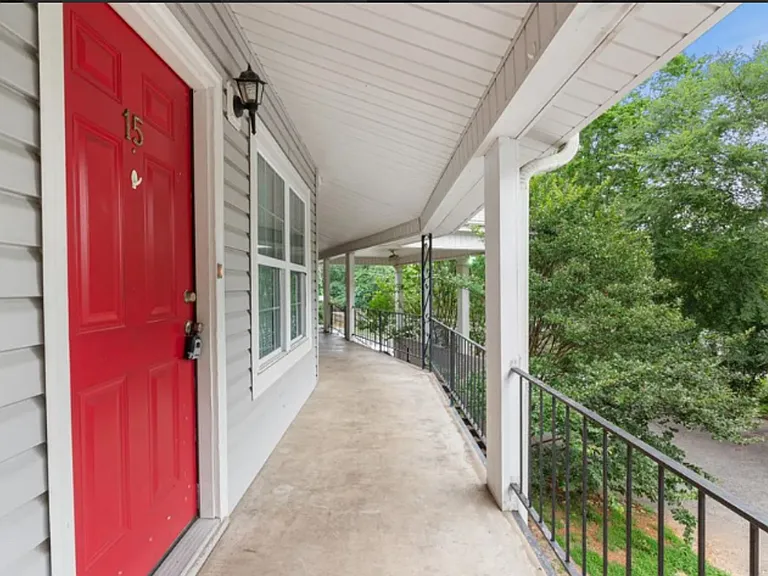 24 Oakwood Rd #7 — Photo 2