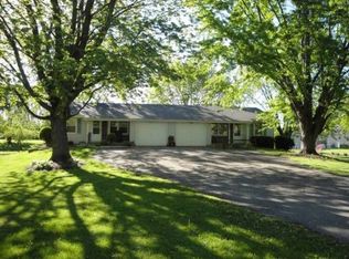 400 Hyland Dr, Stoughton, WI 53589
