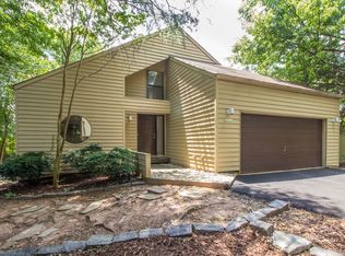 1673 Cedar Hollow Way, Reston, VA 20194