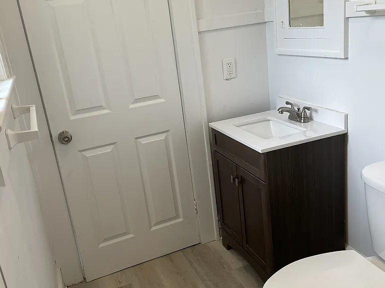 129 N Meridian St #2 — Photo 10