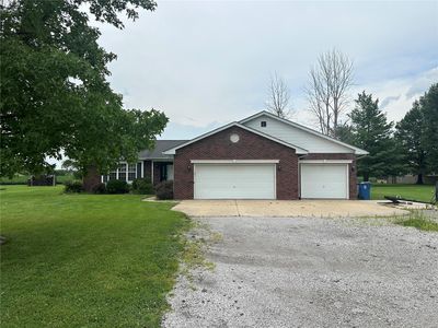 2 Stone Dr, Highland, IL, 62249