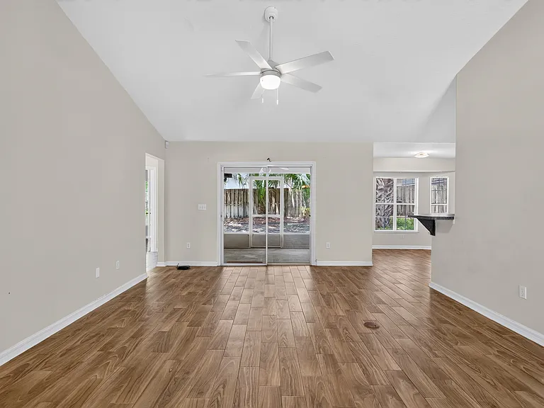 8038 SW 67th Rd — Photo 9