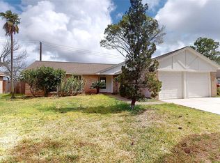 2711 Heritage Colony Dr, Webster, TX 77598