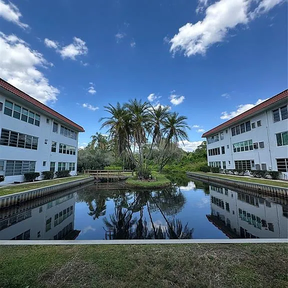 100 El Camino Dr #309 — Photo 27
