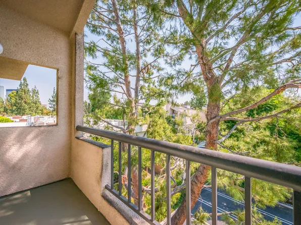 5550 Owensmouth Ave APT 318, Woodland Hills, CA 91367