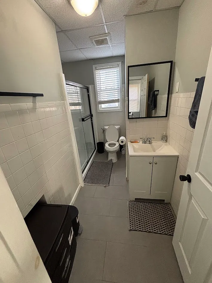3 bed, 1000 sqft, $2,700 — Photo 2