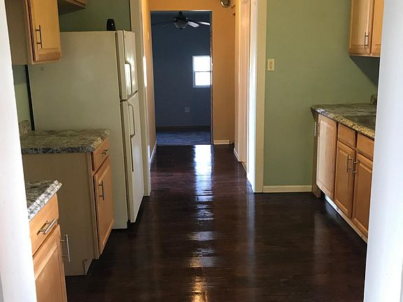 Kitchen 1 of 3