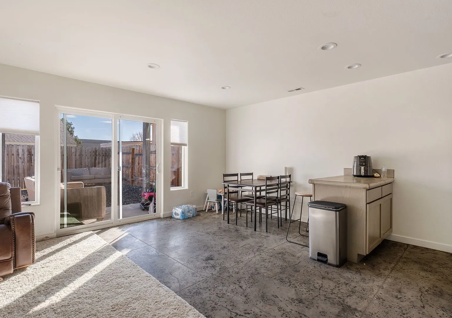 Quincy Executive Apartments — Photo 2