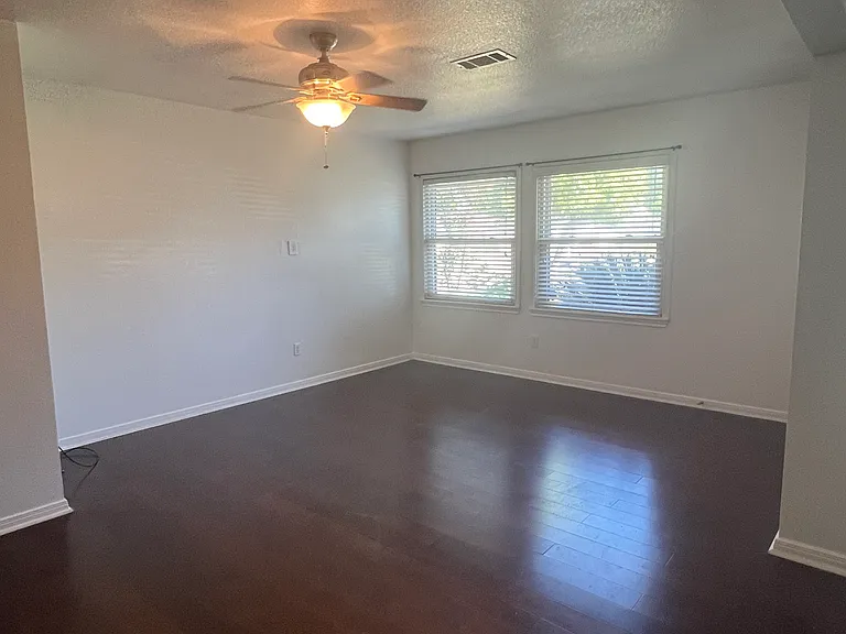 116 Bonita Ave — Photo 4