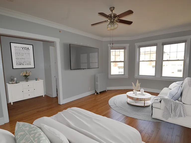 4402 N Rockwell St #3-4402-3 — Photo 4