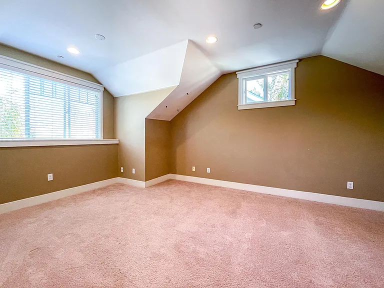 1725 S Maple St #4 — Photo 12