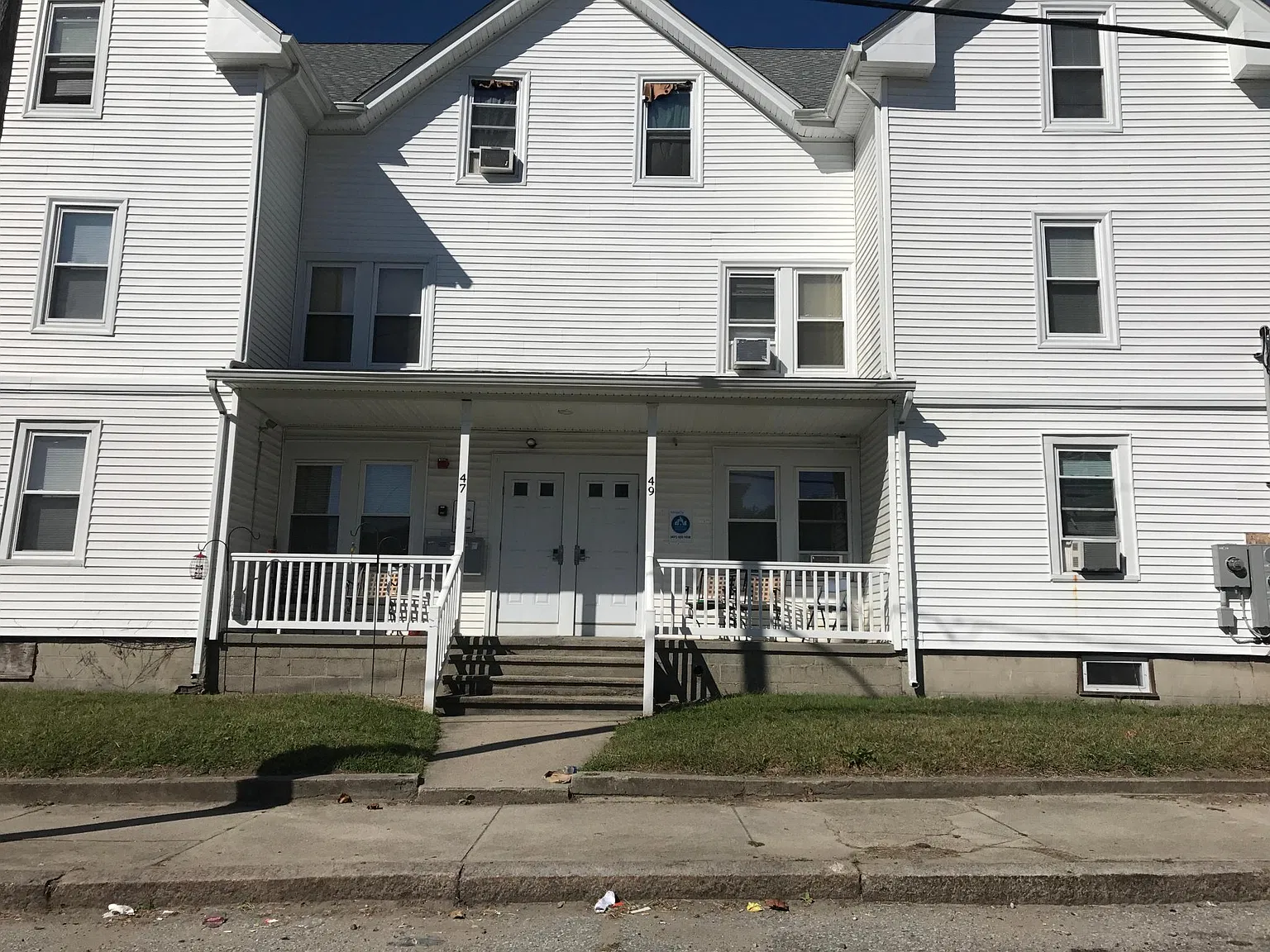 3 bed, $1,800 — Photo 1