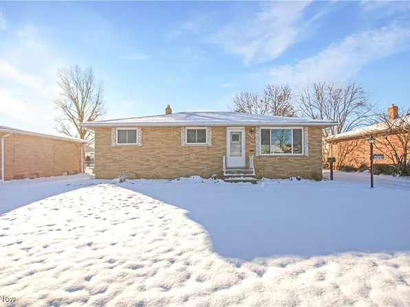 12125 Denver Dr, Parma, OH 44130