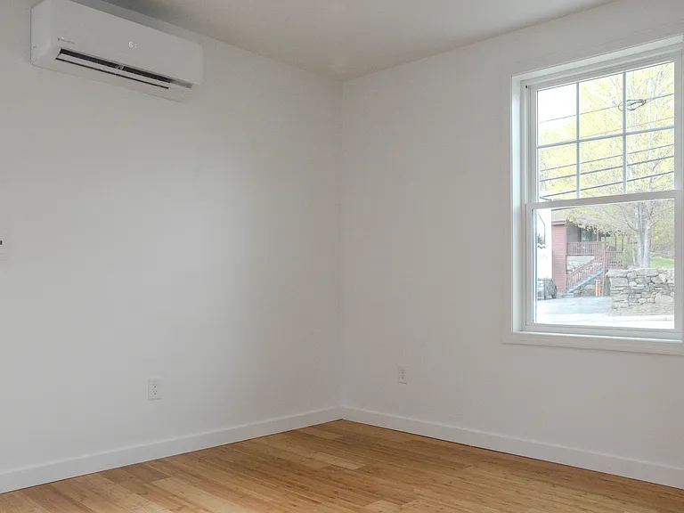 423 Main St #1 — Photo 9