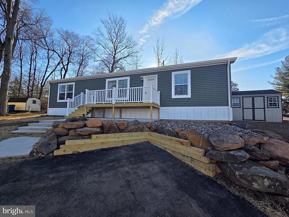 1st image of 9 Woodedge Dr