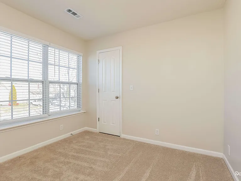 1133 Geneil Ln — Photo 14