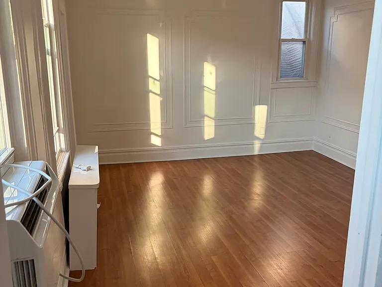 255 Boerum St #2 — Photo 10