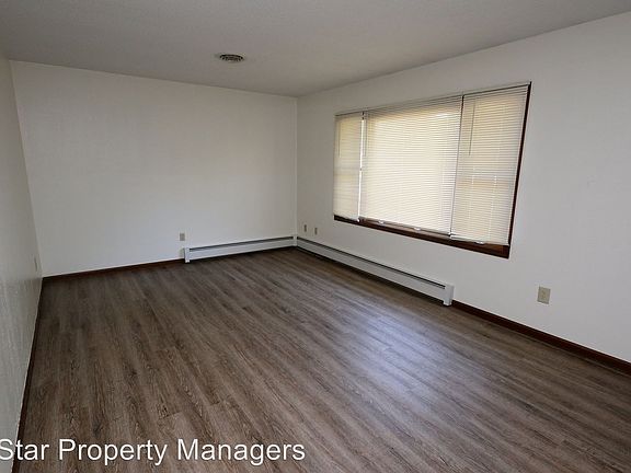 4th image of 906 Highland Dr
