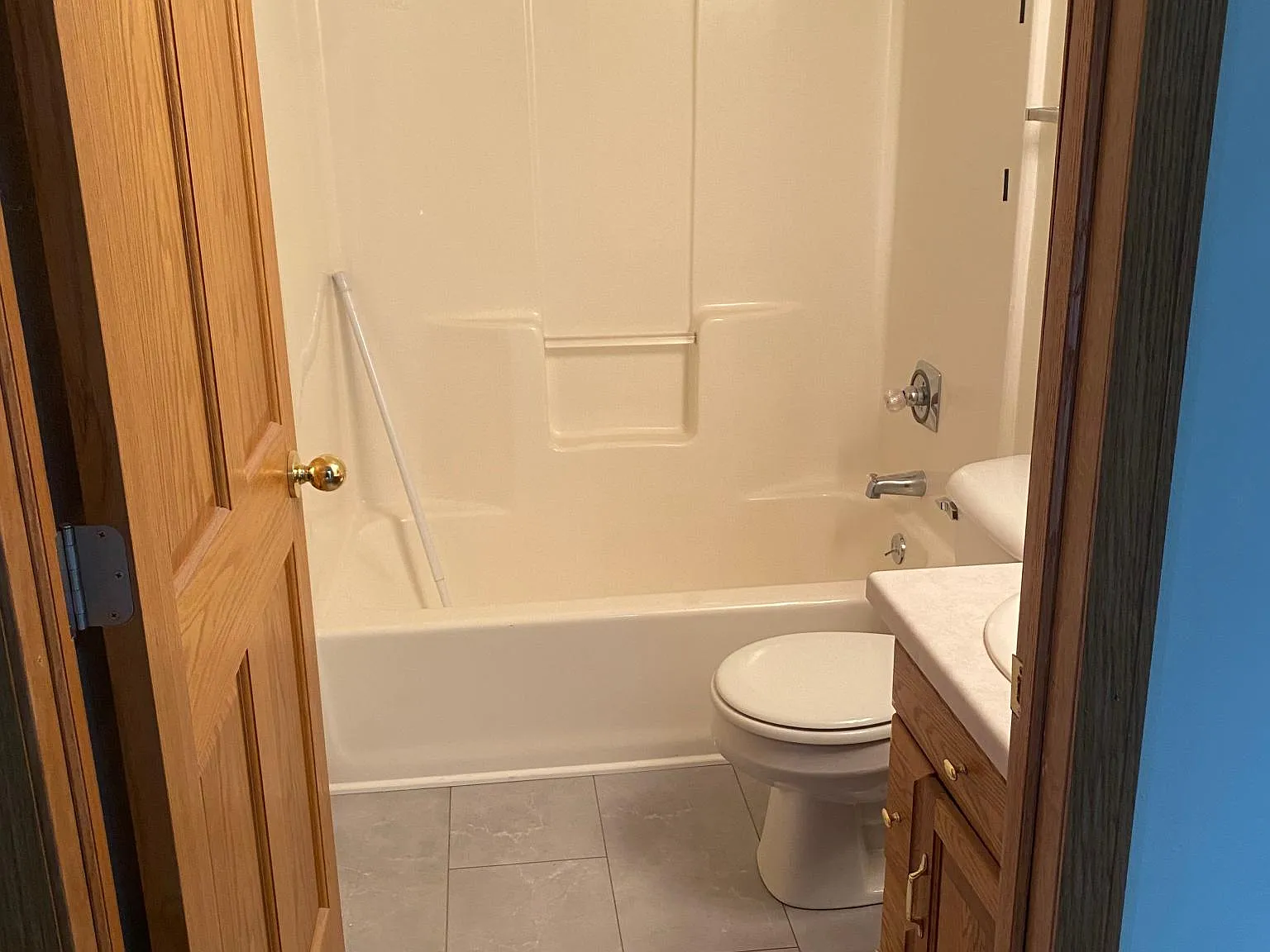3 bed, 1950 sqft, $1,950 — Photo 4